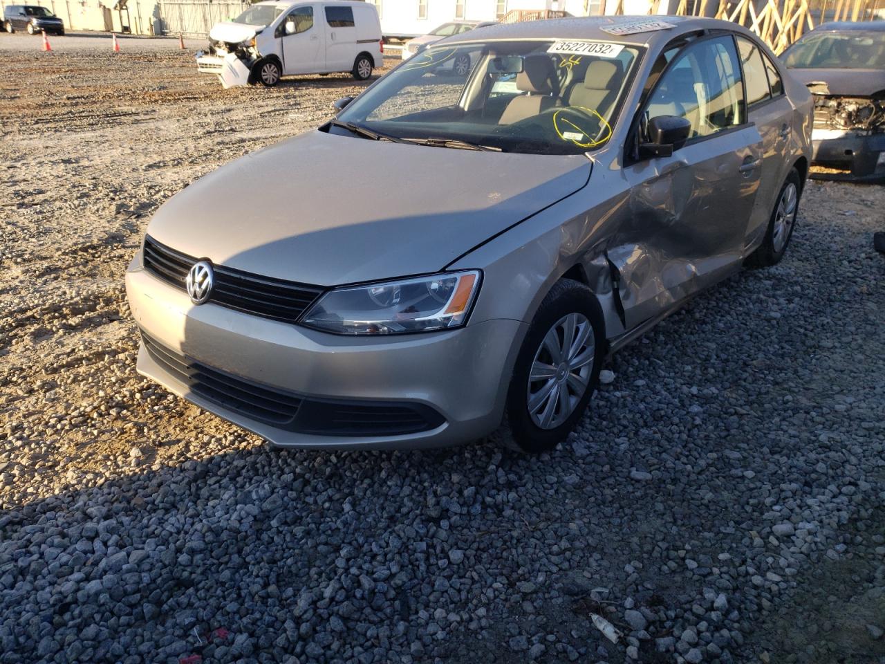 Photo 2 from auction – 2014 VOLKSWAGEN JETTA BASE with VIN 3VW2K7AJ7EM226475