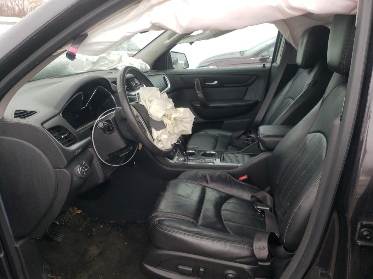 Photo 5 from auction – 2015 CHEVROLET TRAVERSE L with VIN 1GNKVJKD7FJ331622