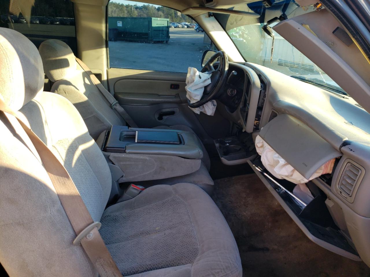 Photo 5 from auction – 2000 CHEVROLET SILVERADO with VIN 2GCEC19T2Y1388610