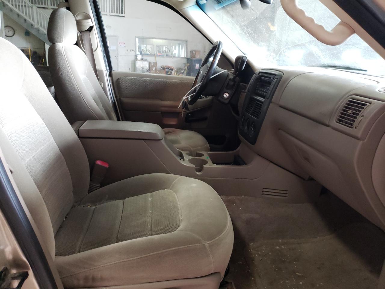 Photo 5 from auction – 2002 FORD EXPLORER X with VIN 1FMZU73E12ZC21631