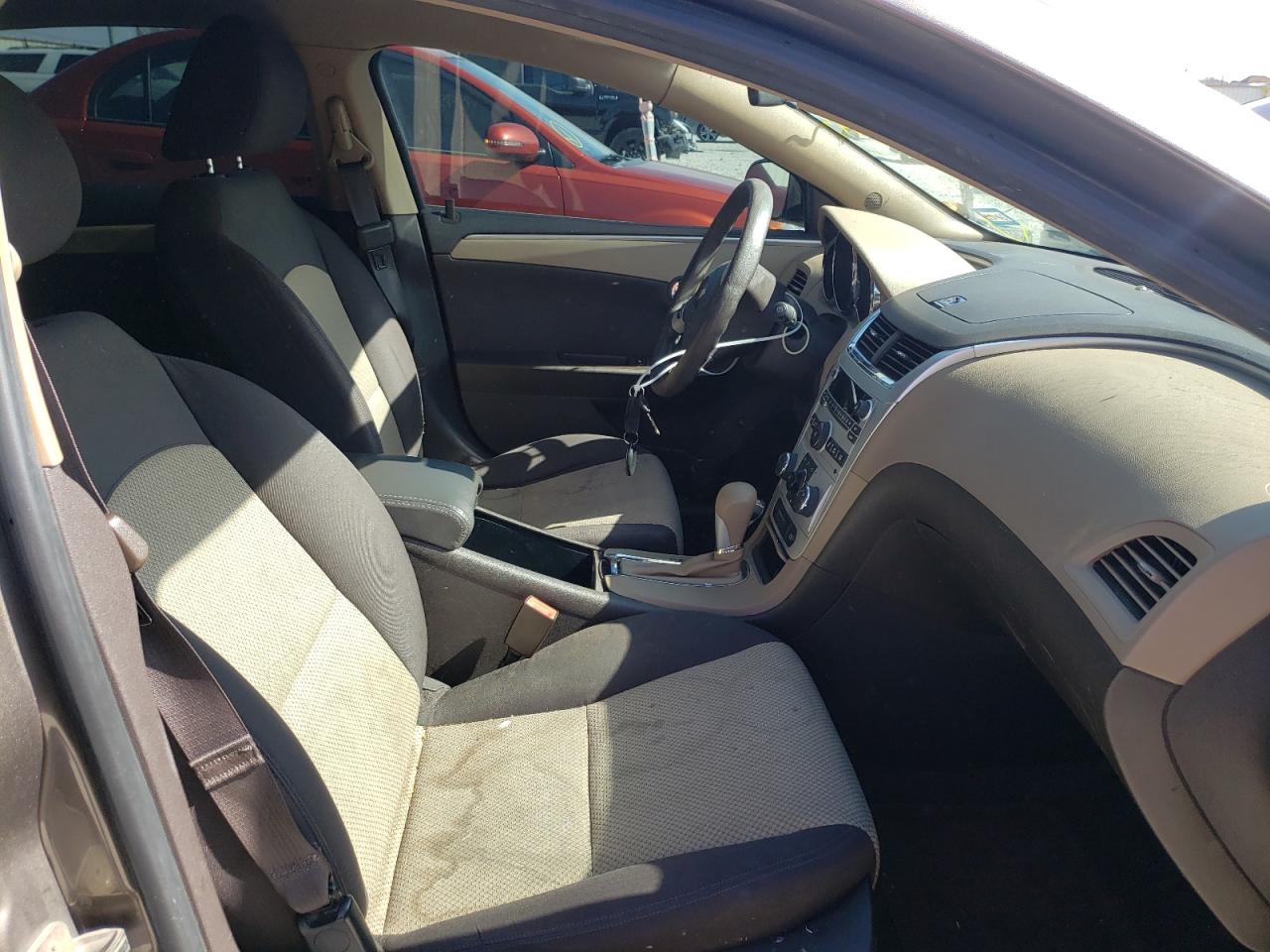 Photo 5 from auction – 2011 CHEVROLET MALIBU LS with VIN 1G1ZA5EUXBF347793