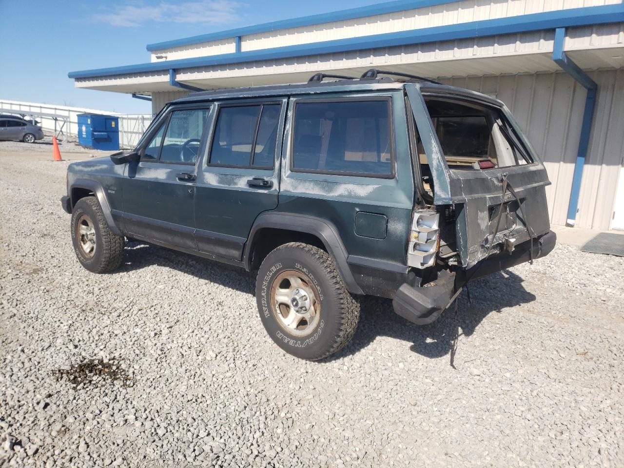 Photo 3 from auction – 1994 JEEP CHEROKEE S with VIN 1J4FT68S7RL225726