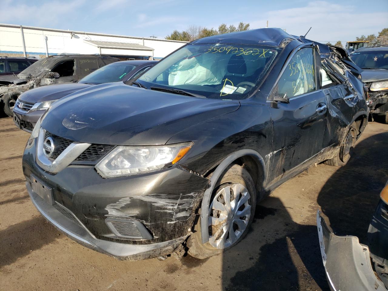 Photo 2 from auction – 2015 NISSAN ROGUE S with VIN KNMAT2MV3FP536633