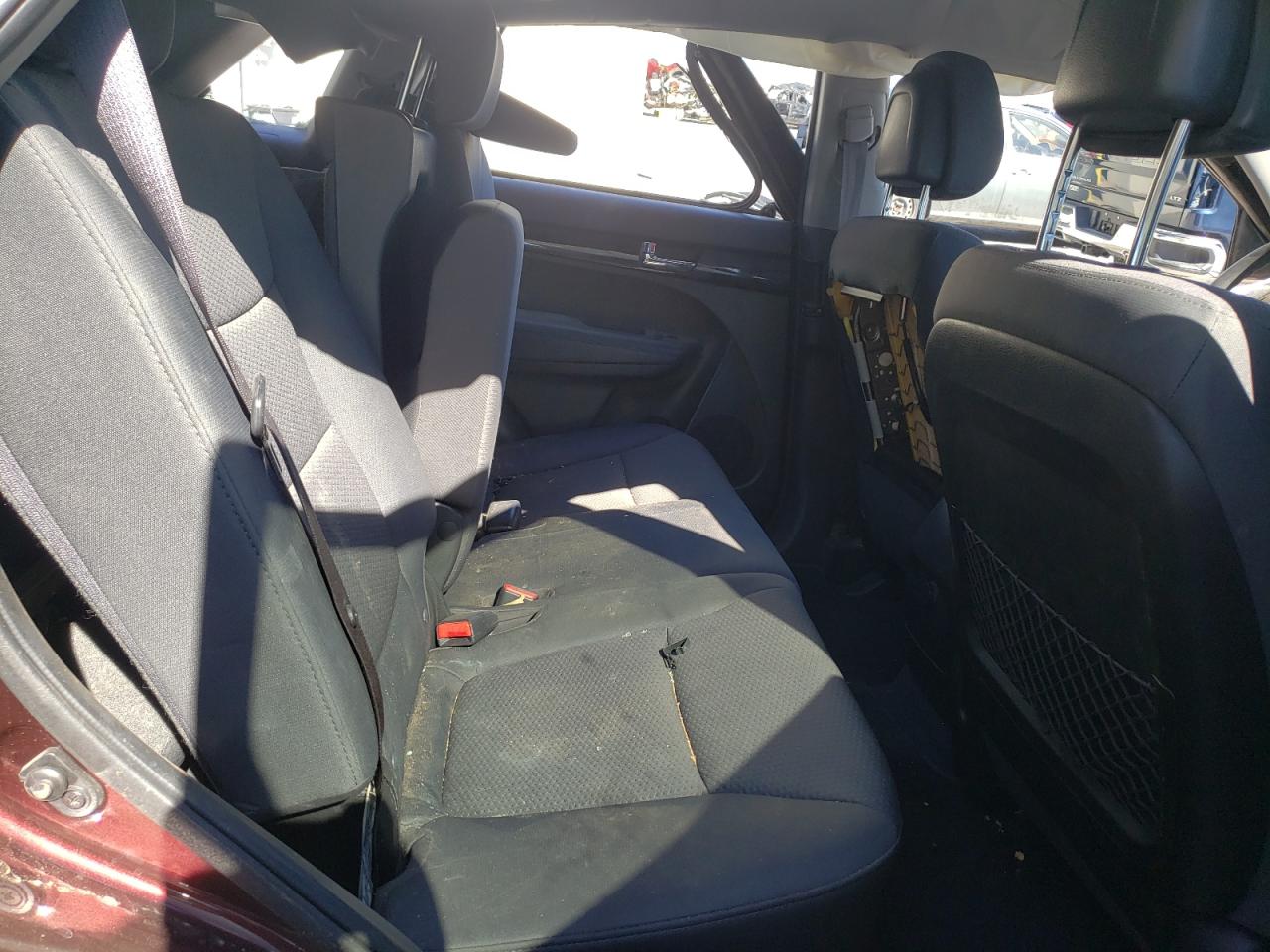 Photo 6 from auction – 2013 KIA SORENTO LX with VIN 5XYKT4A67DG339168