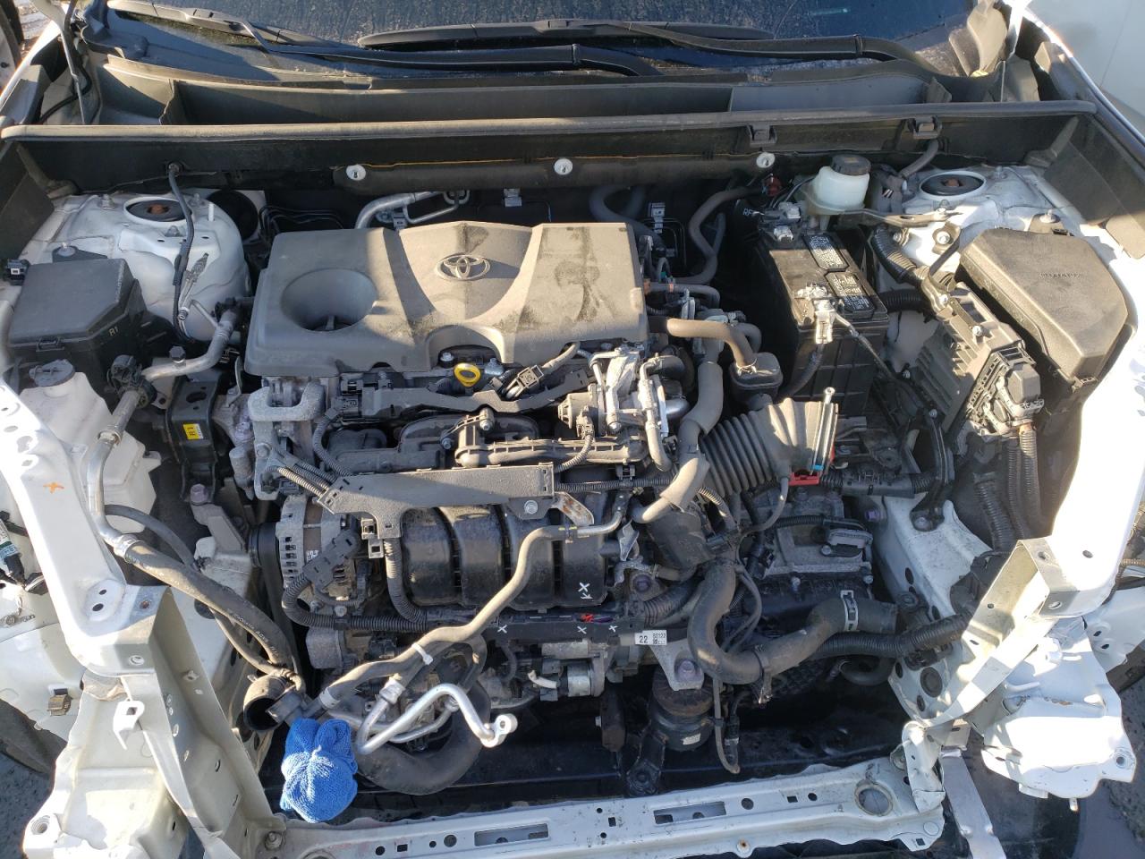 Photo 7 from auction – 2020 TOYOTA RAV4 XLE with VIN JTMP1RFV5LD062235