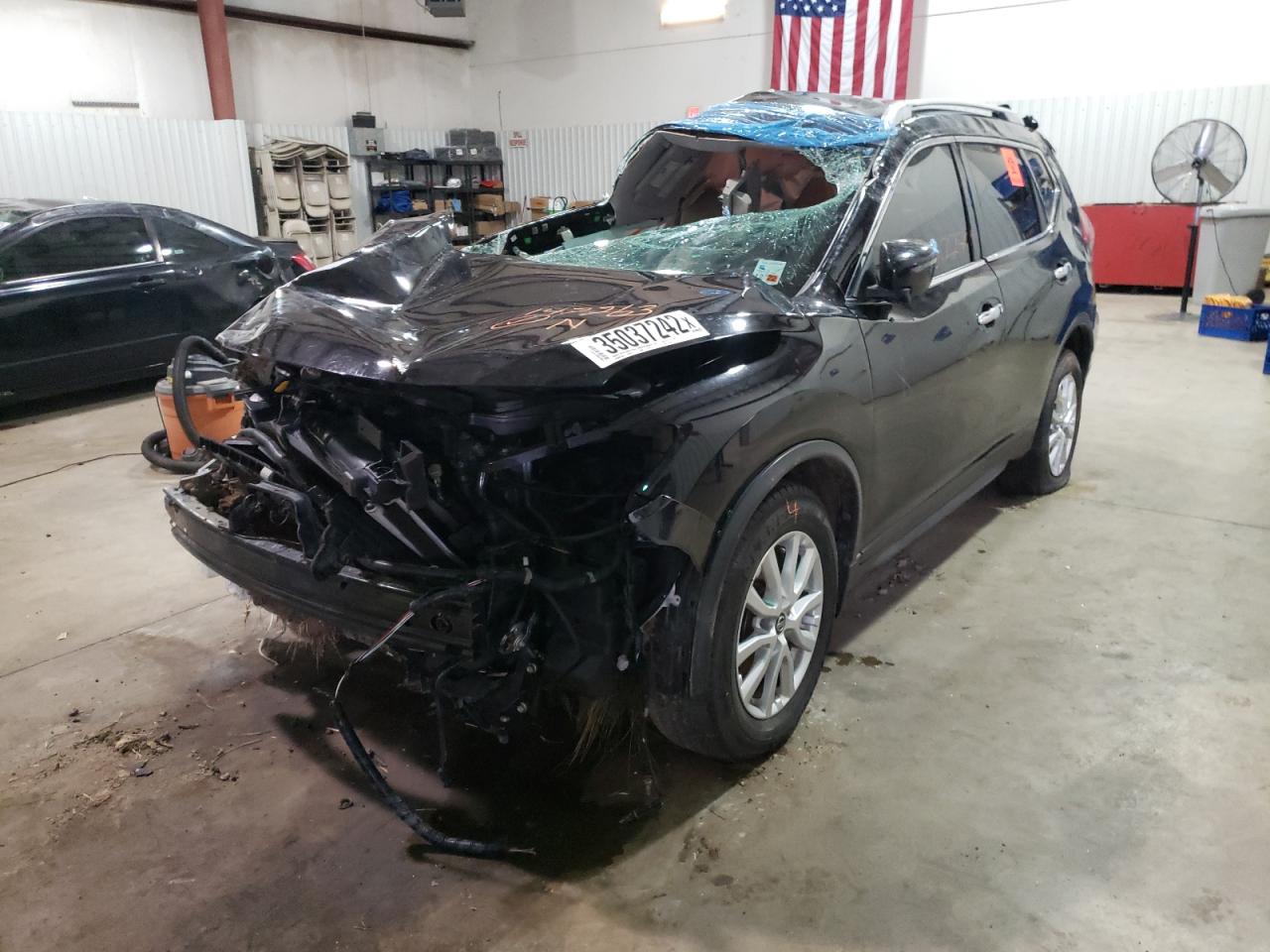 Photo 2 from auction – 2017 NISSAN ROGUE S with VIN JN8AT2MT5HW147763