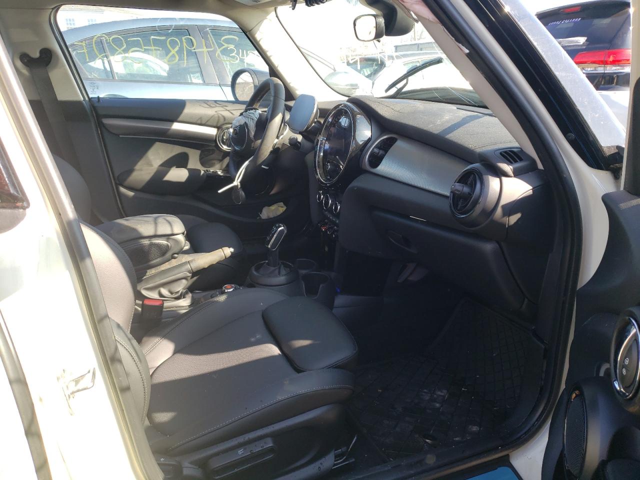 Photo 5 from auction – 2022 MINI COOPER S with VIN WMW53DK05N2R20376