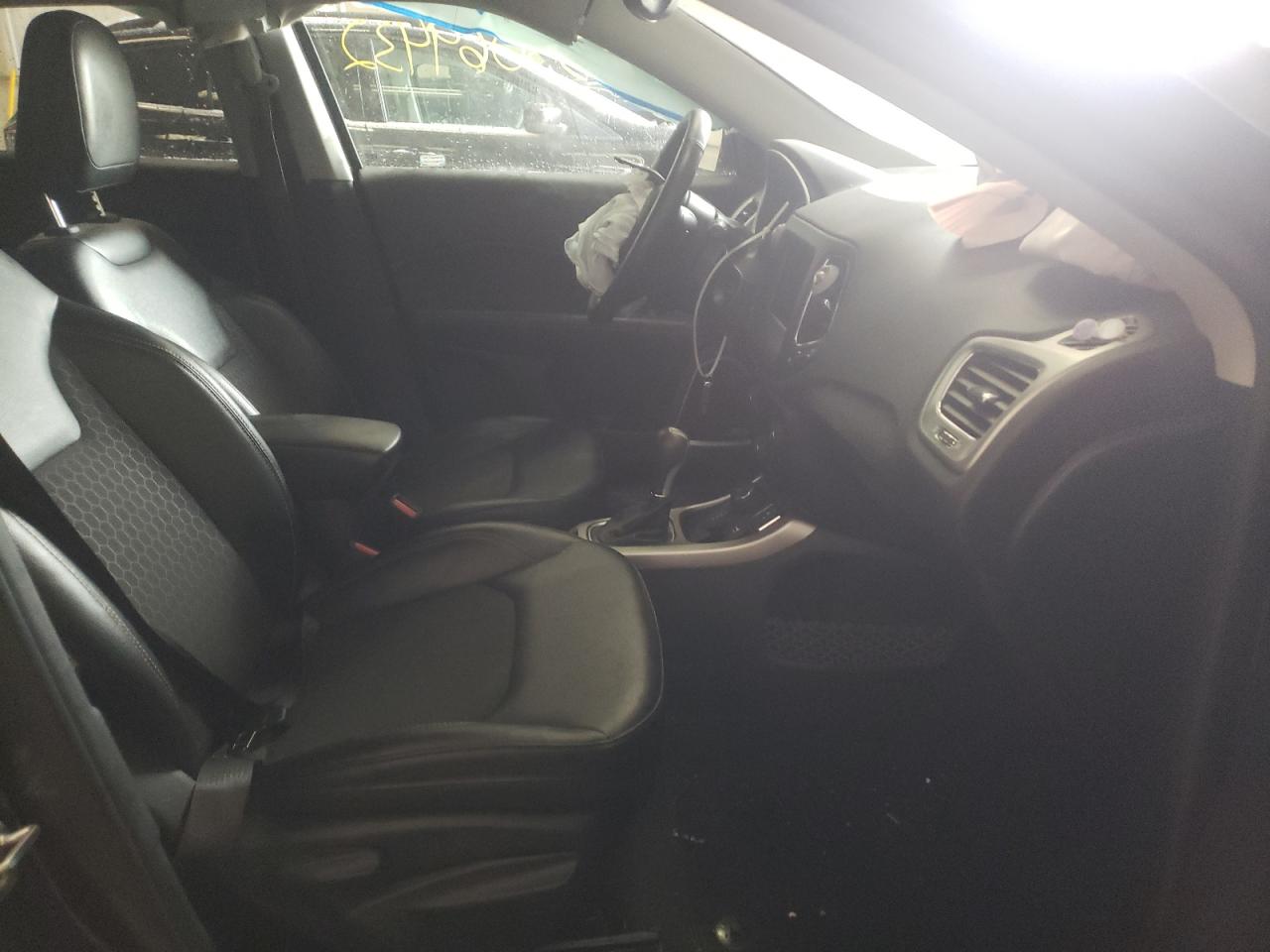 Photo 5 from auction – 2018 JEEP COMPASS LA with VIN 3C4NJDBB9JT100661