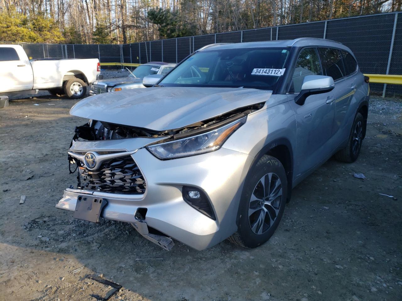 Photo 2 from auction – 2021 TOYOTA HIGHLANDER with VIN 5TDGBRCH3MS518069