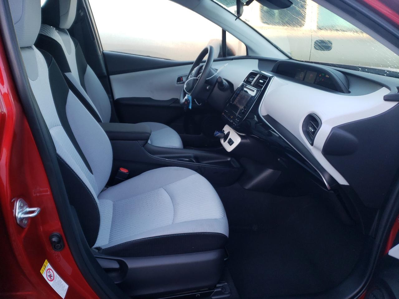 Photo 5 from auction – 2018 TOYOTA PRIUS with VIN JTDKARFU5J3545874