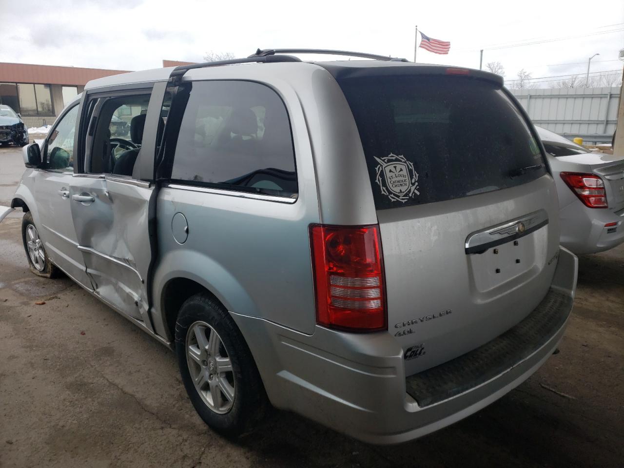 Photo 3 from auction – 2010 CHRYSLER TOWN & COU with VIN 2A4RR8DX7AR387408