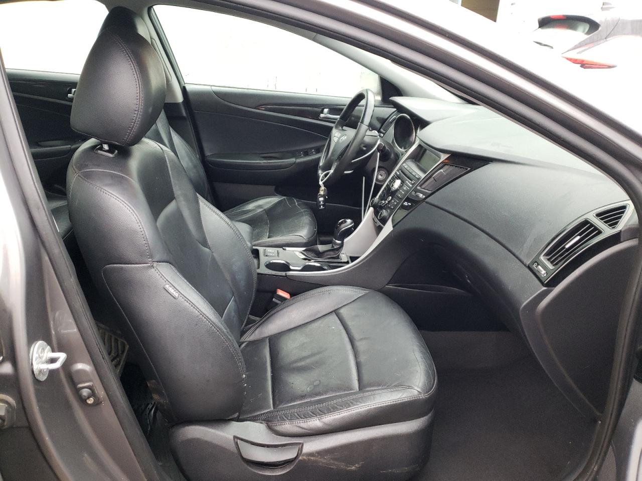 Photo 5 from auction – 2011 HYUNDAI SONATA SE with VIN 5NPEC4AC2BH233560