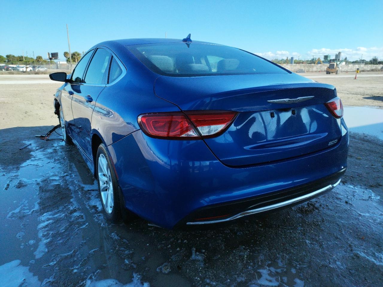 Photo 3 from auction – 2016 CHRYSLER 200 LIMITE with VIN 1C3CCCAB7GN128095