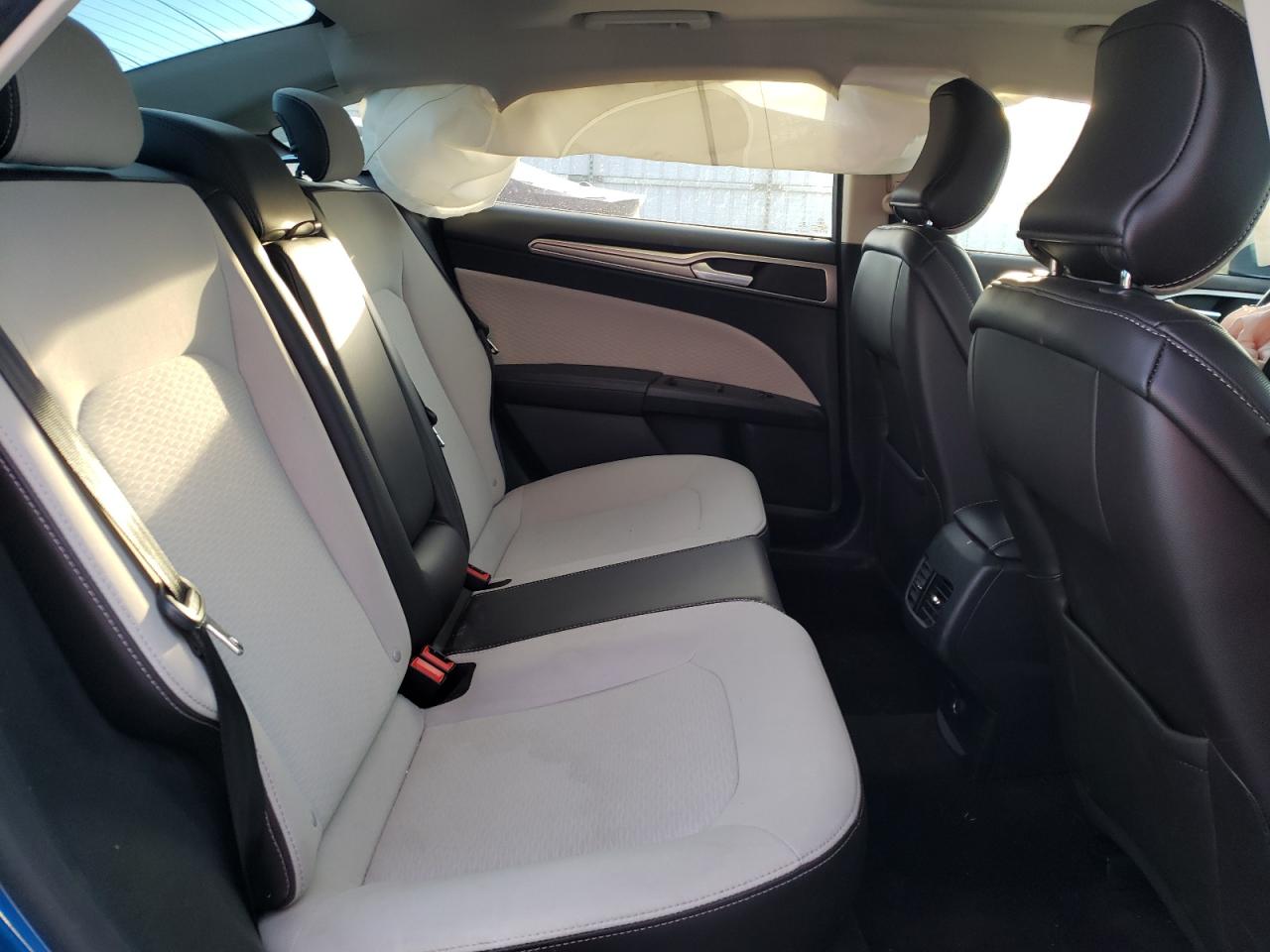 Photo 6 from auction – 2019 FORD FUSION SE with VIN 3FA6P0HDXKR129255