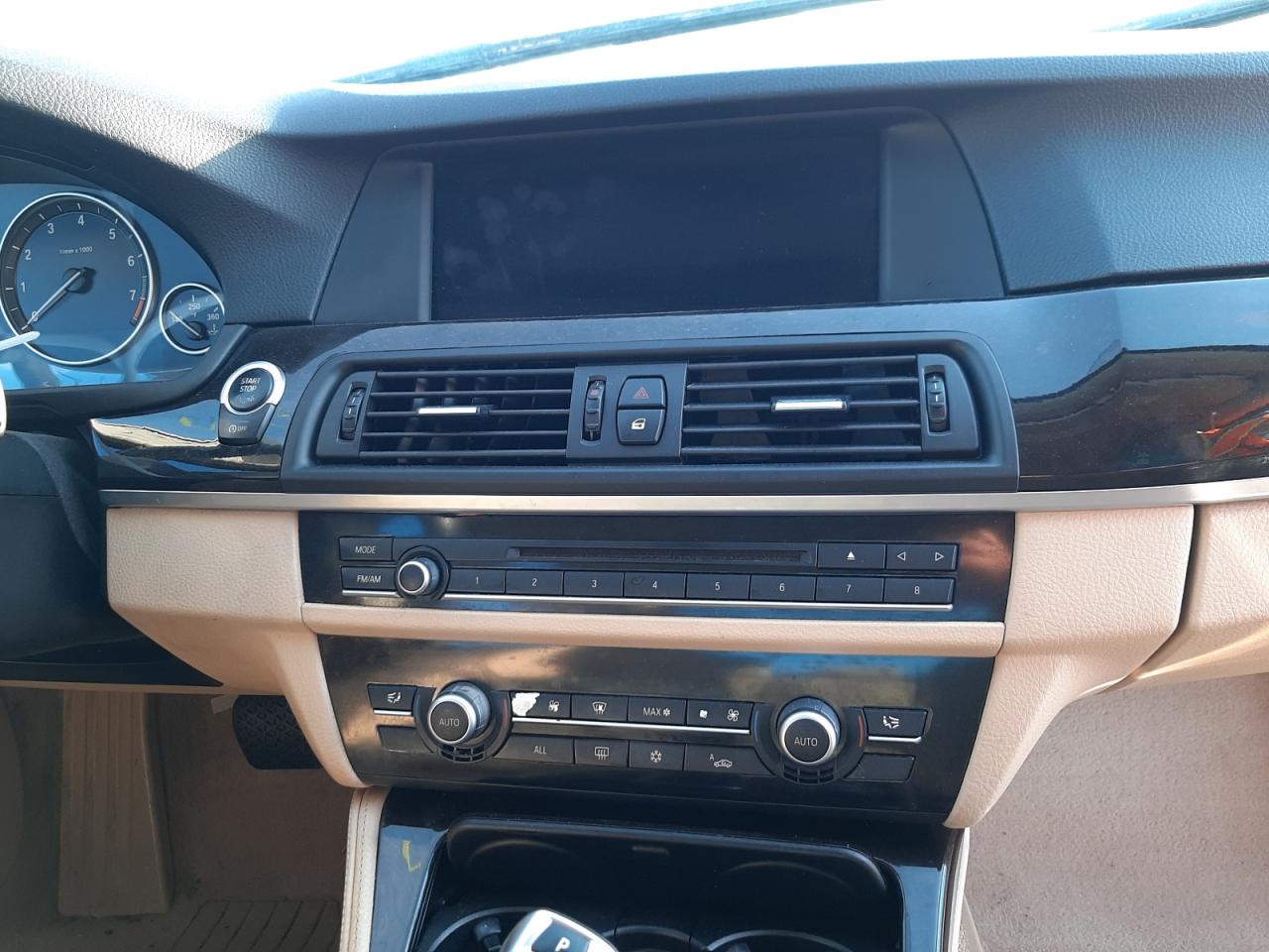 Photo 9 from auction – 2012 BMW 528 I with VIN WBAXG5C55CDX03215