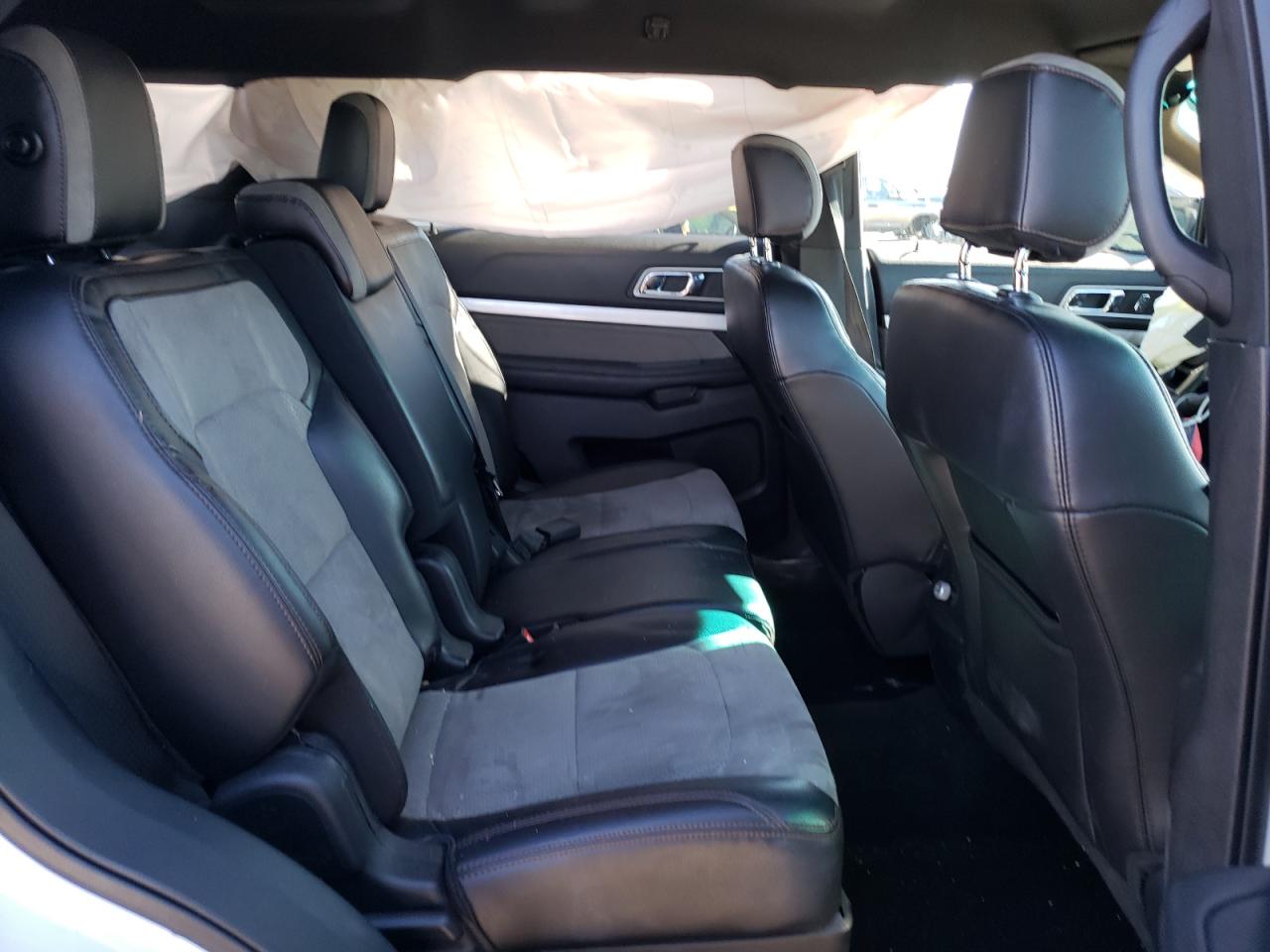 Photo 6 from auction – 2017 FORD EXPLORER X with VIN 1FM5K7D83HGA04003