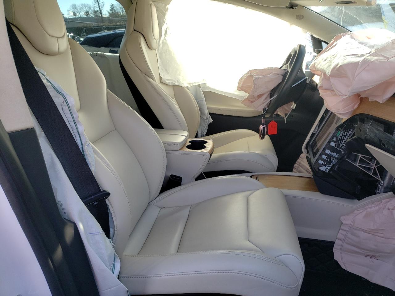 Photo 5 from auction – 2018 TESLA MODEL X with VIN 5YJXCBE2XJF137302