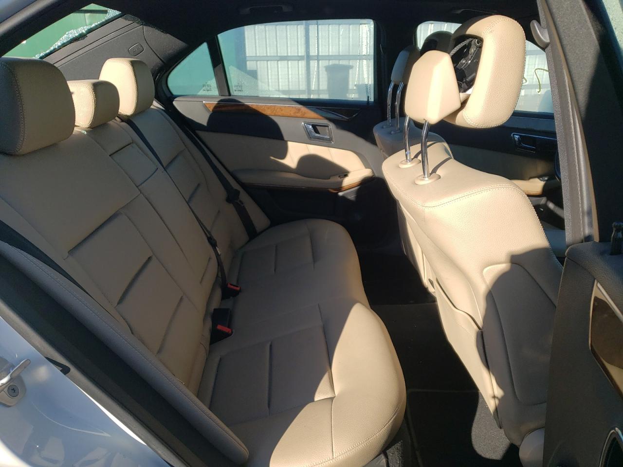 Photo 6 from auction – 2011 MERCEDES-BENZ E 350 with VIN WDDHF5GB2BA405351