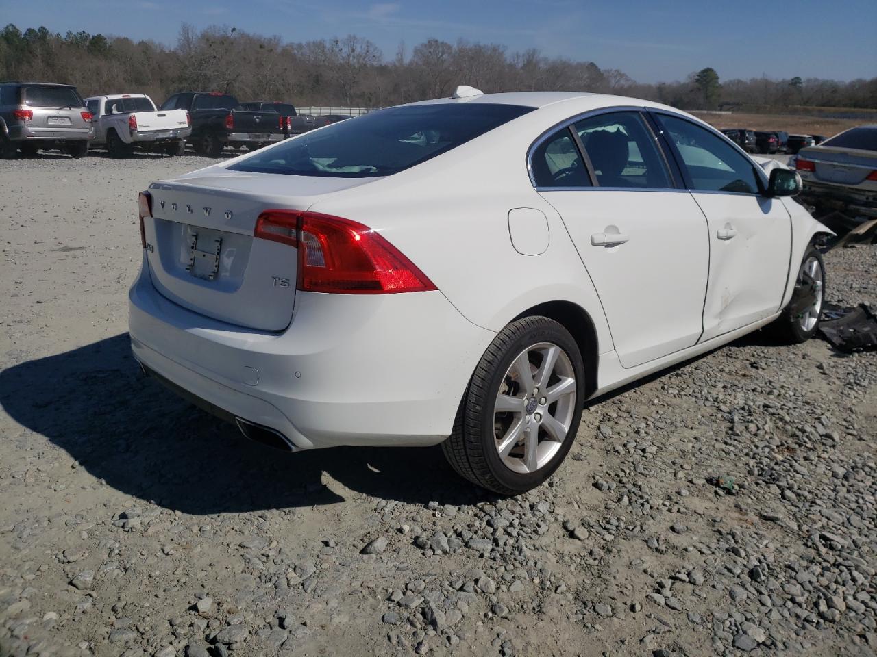 Photo 4 from auction – 2016 VOLVO S60 PREMIE with VIN YV126MFK2G2408824