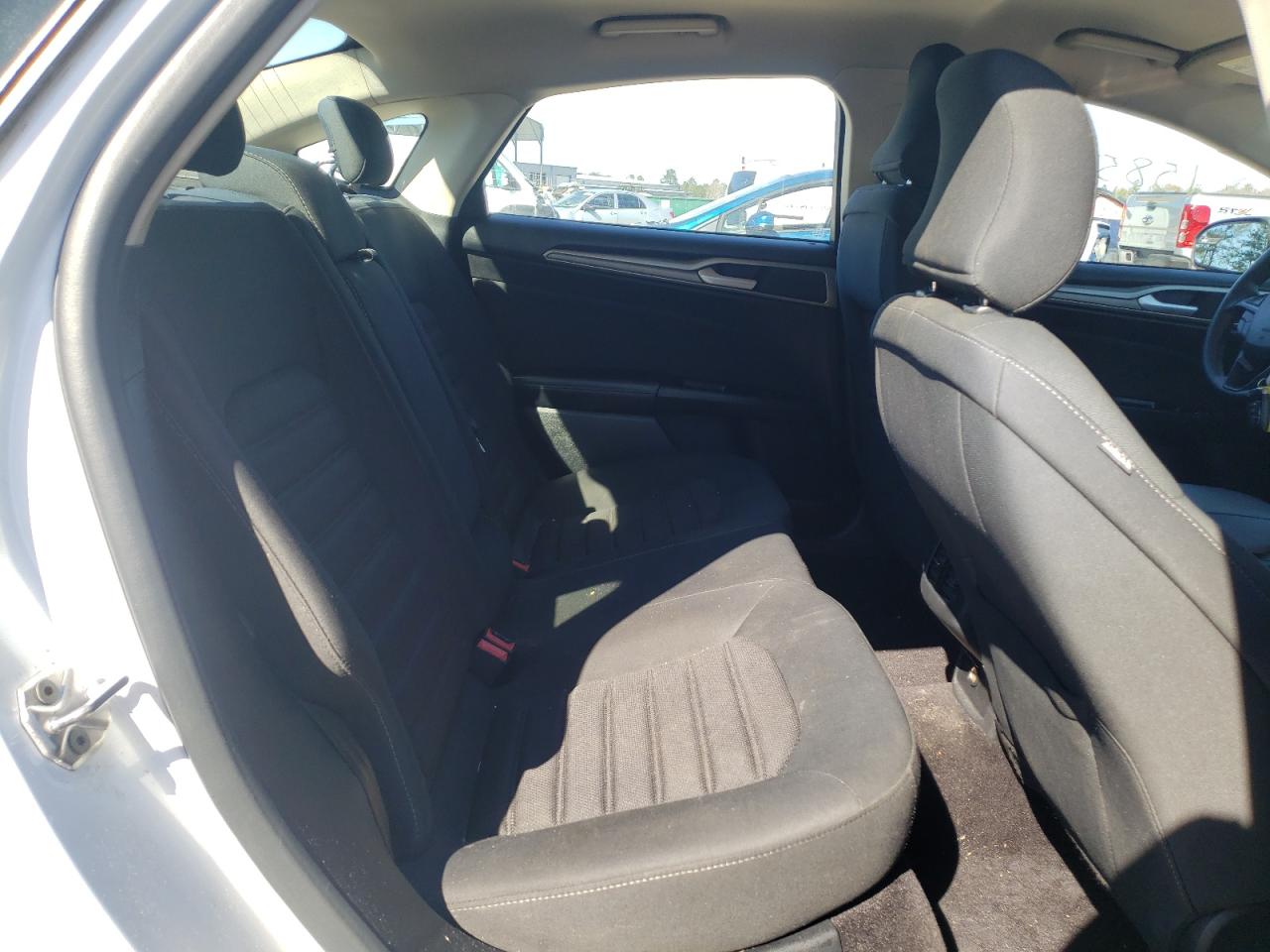 Photo 6 from auction – 2017 FORD FUSION SE with VIN 3FA6P0HD2HR249706