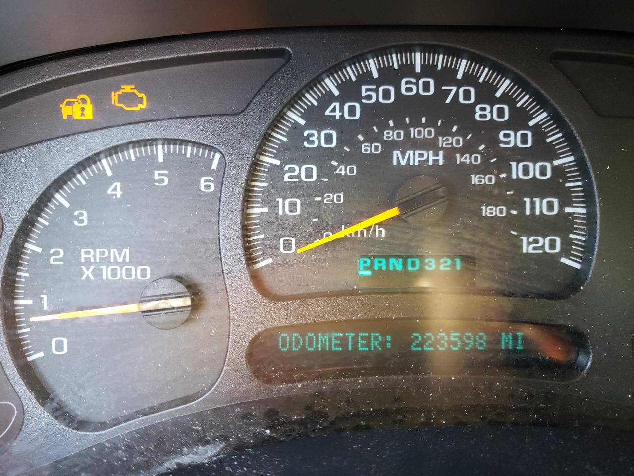 Photo 8 from auction – 2005 GMC YUKON with VIN 1GKEC13TX5J160983