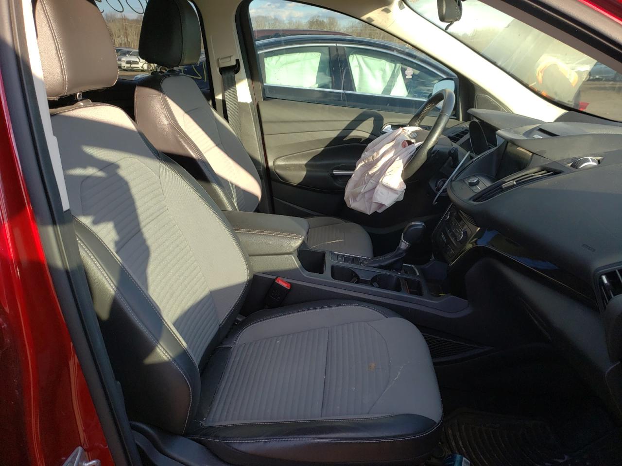Photo 5 from auction – 2017 FORD ESCAPE SE with VIN 1FMCU0GD4HUA74788