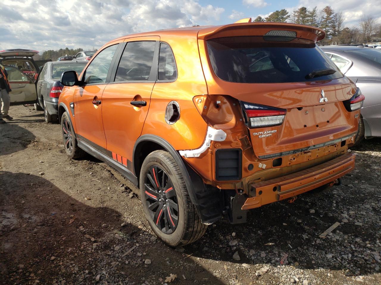 Photo 3 from auction – 2021 MITSUBISHI OUTLANDER with VIN JA4APUAU4MU020186
