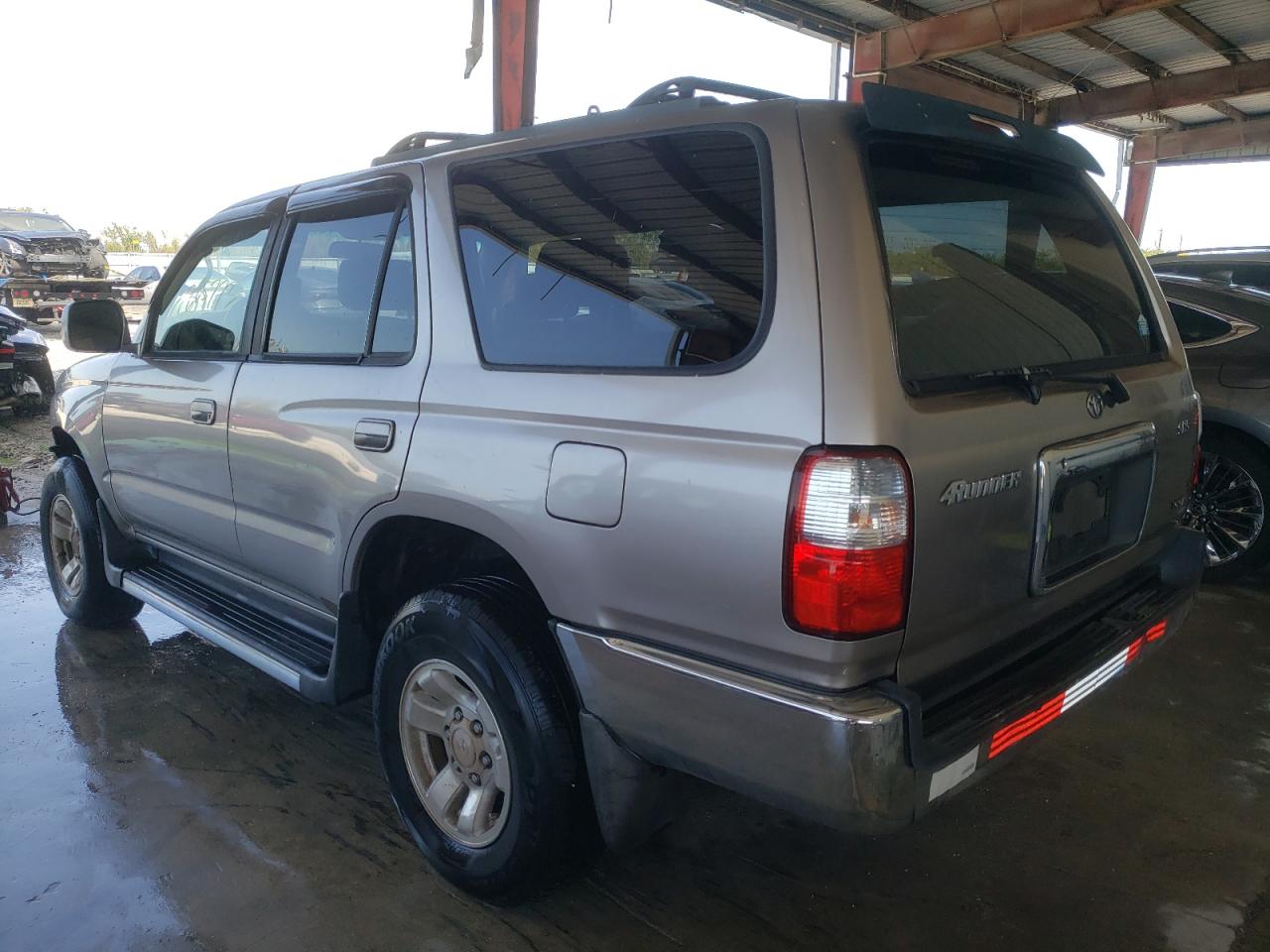 Photo 3 from auction – 2002 TOYOTA 4RUNNER SR with VIN JT3GN86R420254368