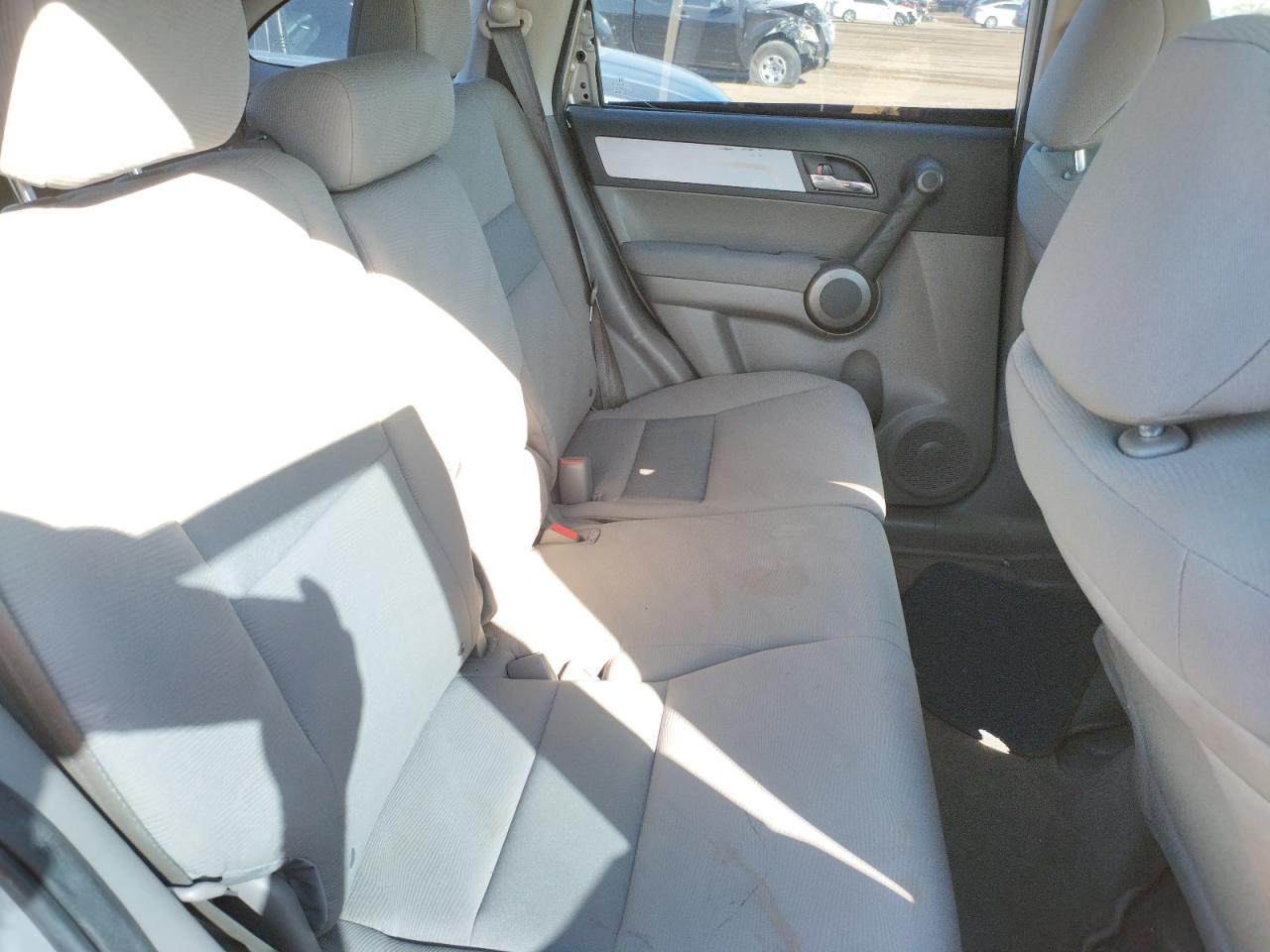 Photo 6 from auction – 2011 HONDA CR-V LX with VIN 5J6RE3H33BL050850