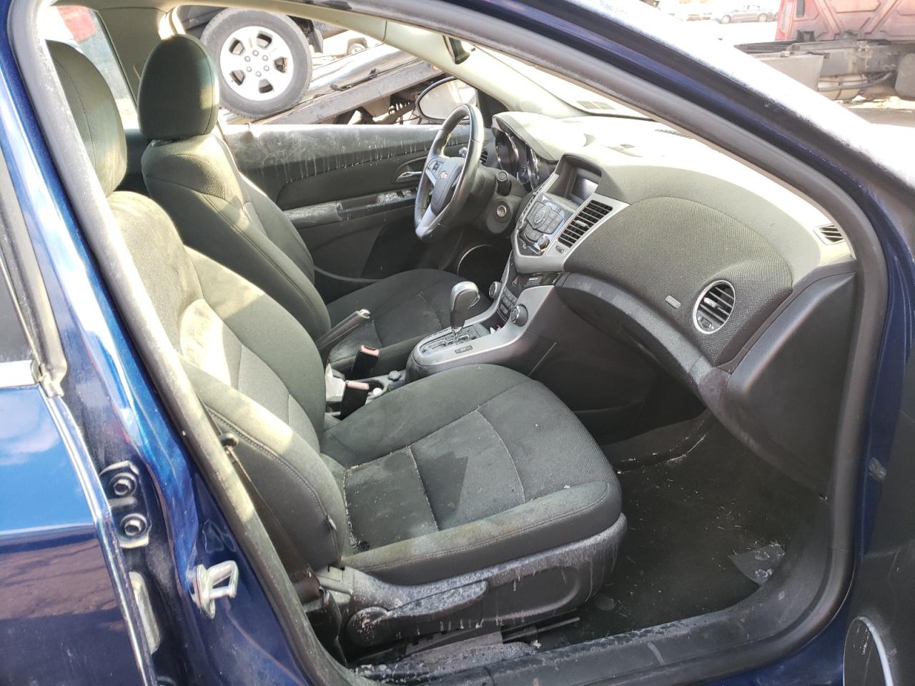 Photo 5 from auction – 2012 CHEVROLET CRUZE LT with VIN 1G1PF5SC0C7130432