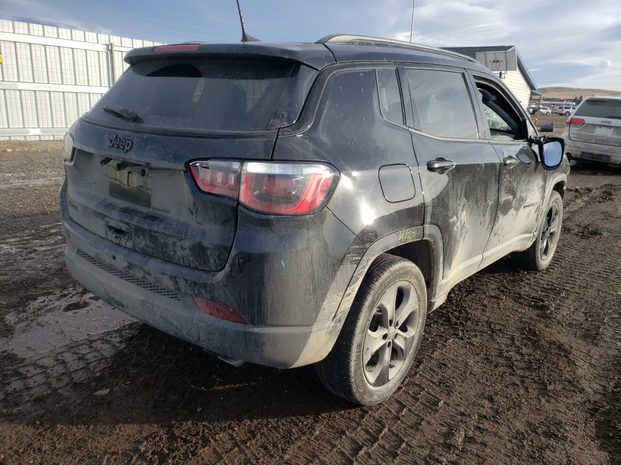 Фото 4 с аукциона – 2018 JEEP COMPASS LA с VIN 3C4NJDBBXJT453300