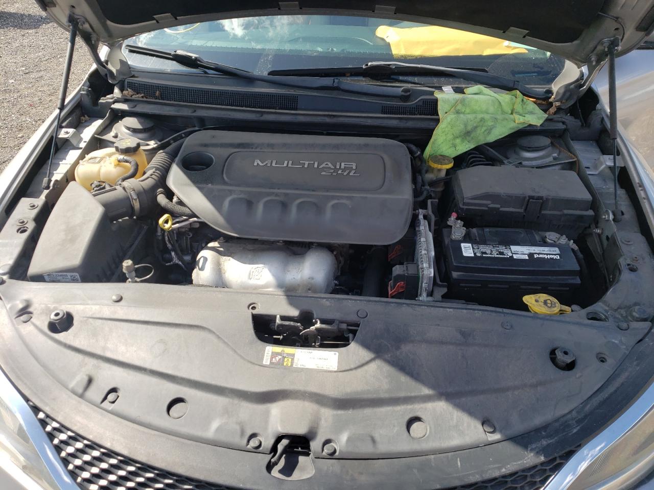 Photo 7 from auction – 2015 CHRYSLER 200 LIMITE with VIN 1C3CCCAB3FN756539