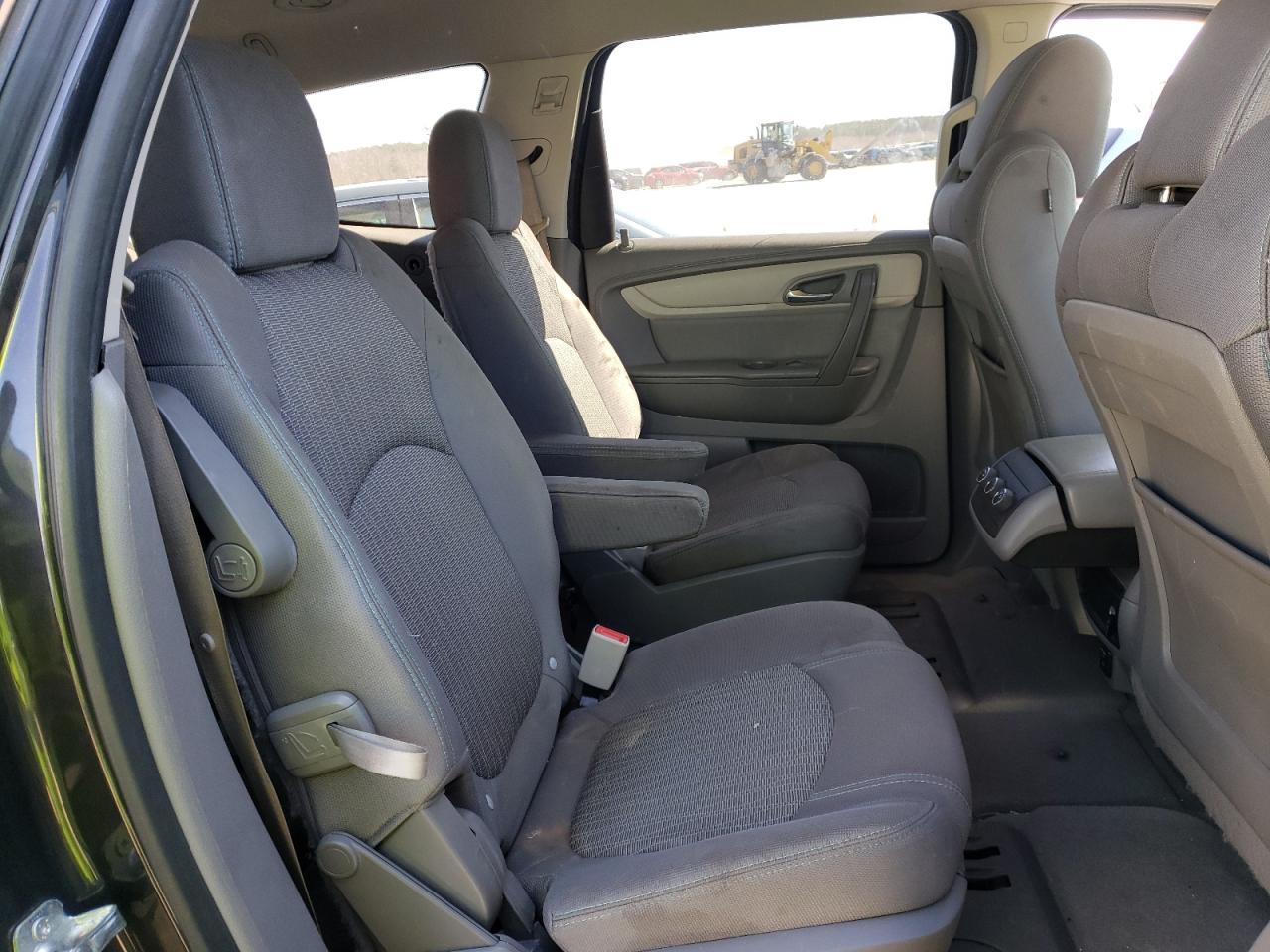 Photo 6 from auction – 2015 CHEVROLET TRAVERSE L with VIN 1GNKRGKD3FJ378752