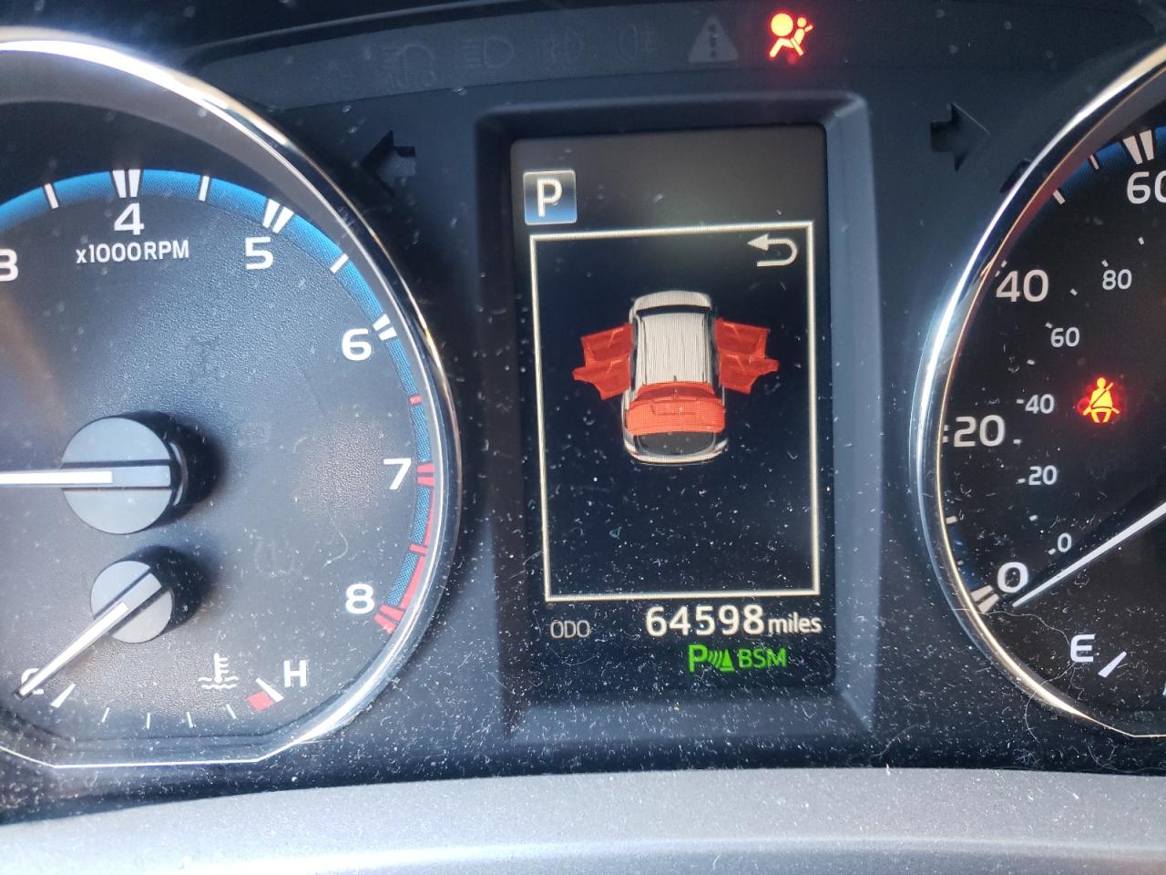 Photo 8 from auction – 2016 TOYOTA RAV4 LIMIT with VIN 2T3DFREV3GW466844