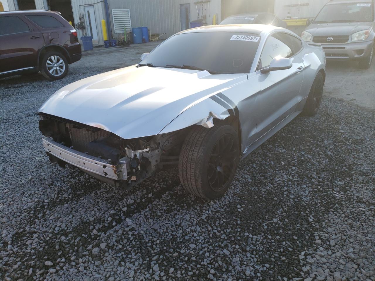 Photo 2 from auction – 2016 FORD MUSTANG with VIN 1FA6P8AM3G5303007