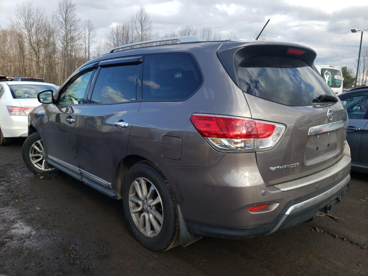Photo 3 from auction – 2014 NISSAN PATHFINDER with VIN 5N1AR2MM8EC733336