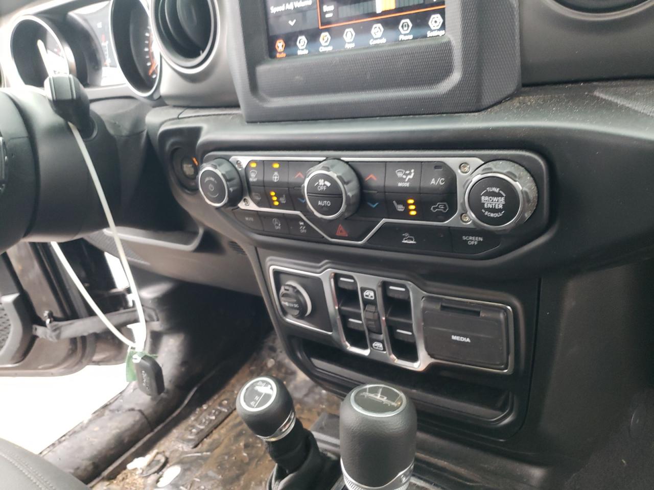 Photo 9 from auction – 2021 JEEP GLADIATOR with VIN 1C6HJTAG1ML582005