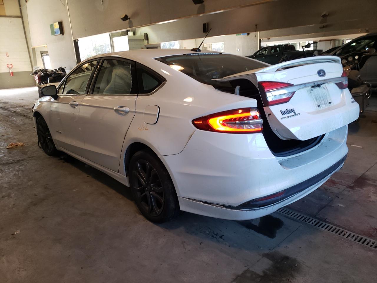 Photo 3 from auction – 2018 FORD FUSION SE with VIN 3FA6P0LU6JR131705