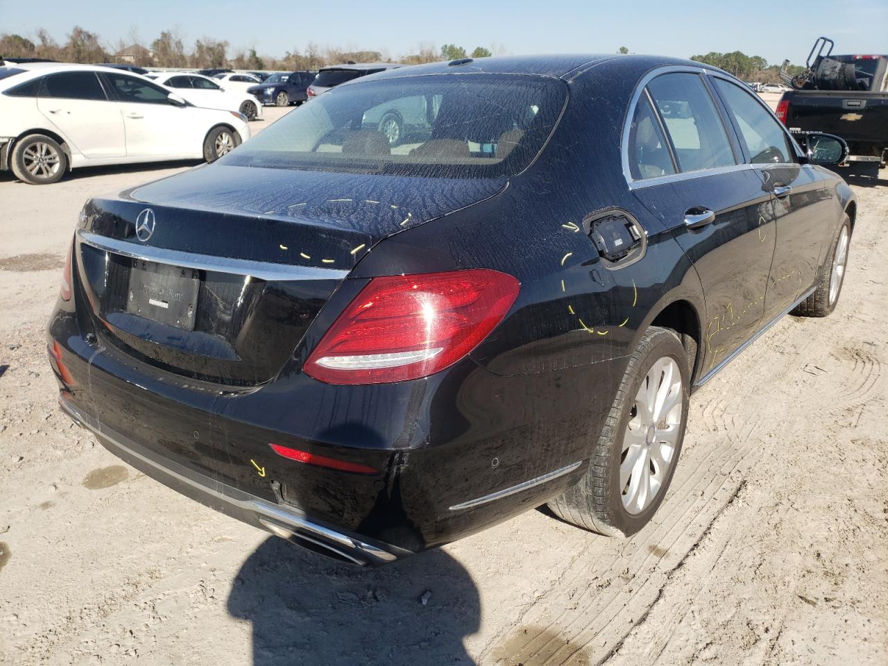 Photo 4 from auction – 2017 MERCEDES-BENZ E 300 with VIN WDDZF4JBXHA138170