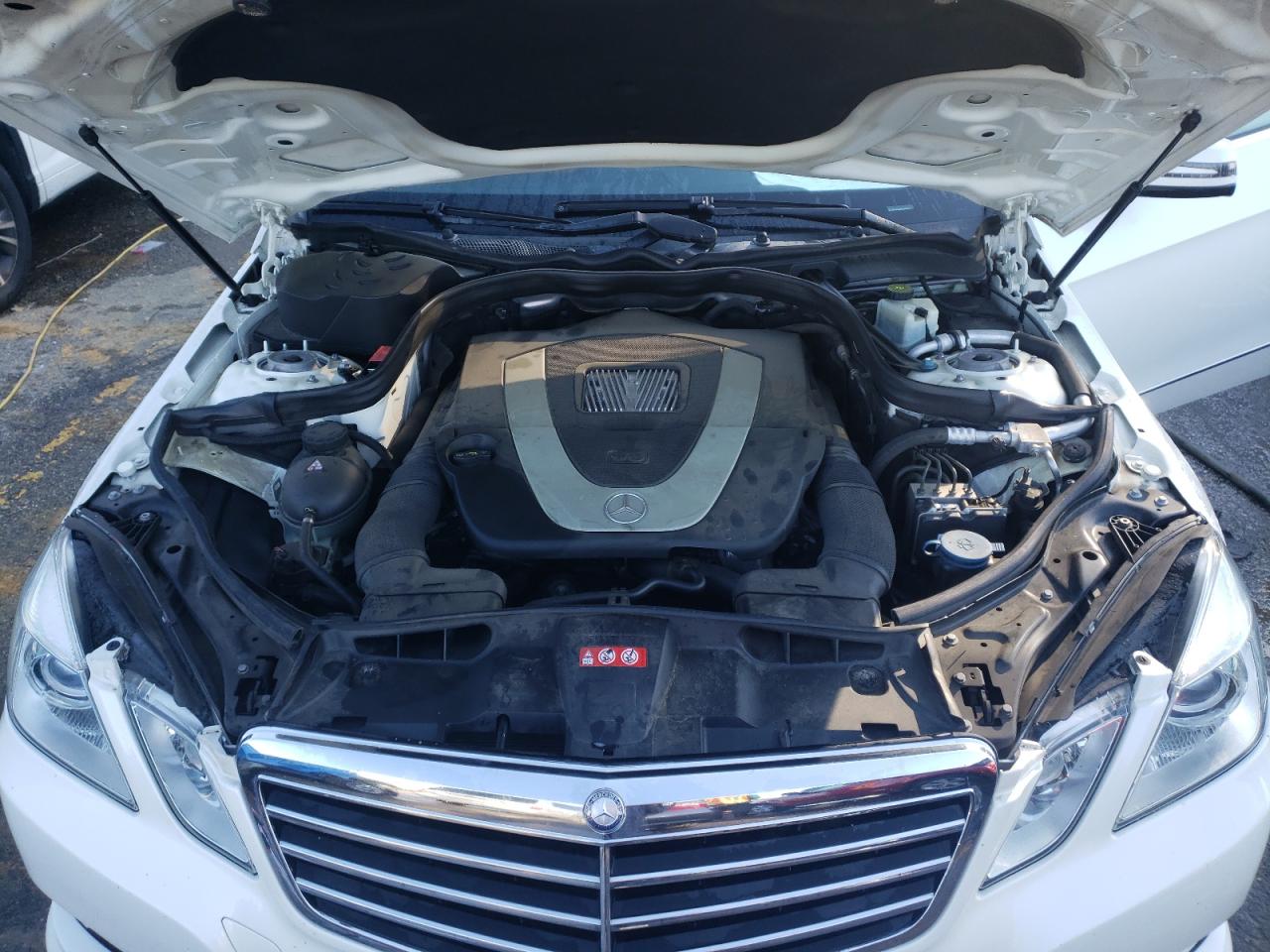 Photo 7 from auction – 2011 MERCEDES-BENZ E 350 with VIN WDDHF5GB7BA459051