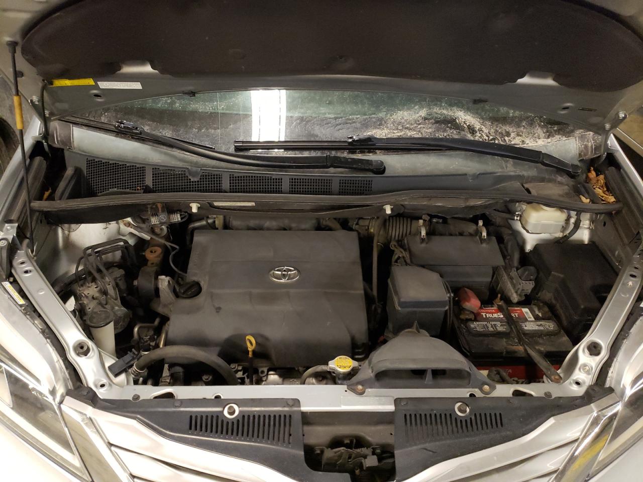 Photo 7 from auction – 2015 TOYOTA SIENNA XLE with VIN 5TDDK3DC7FS115072