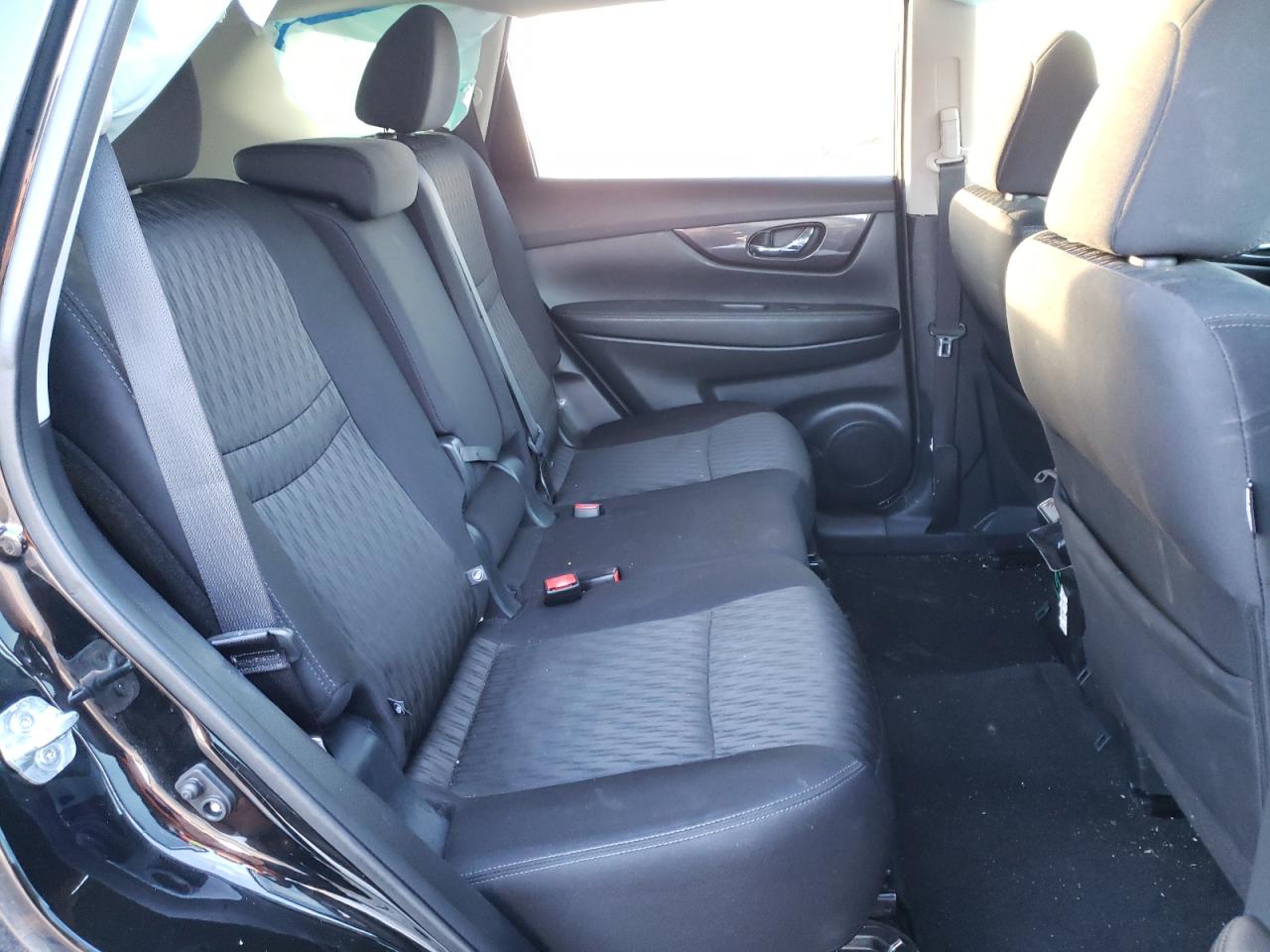 Photo 6 from auction – 2018 NISSAN ROGUE S with VIN 5N1AT2MV3JC765101