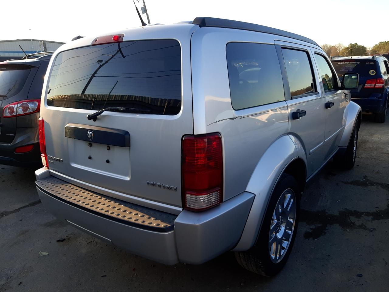 Photo 4 from auction – 2011 DODGE NITRO HEAT with VIN 1D4PT4GX2BW537505