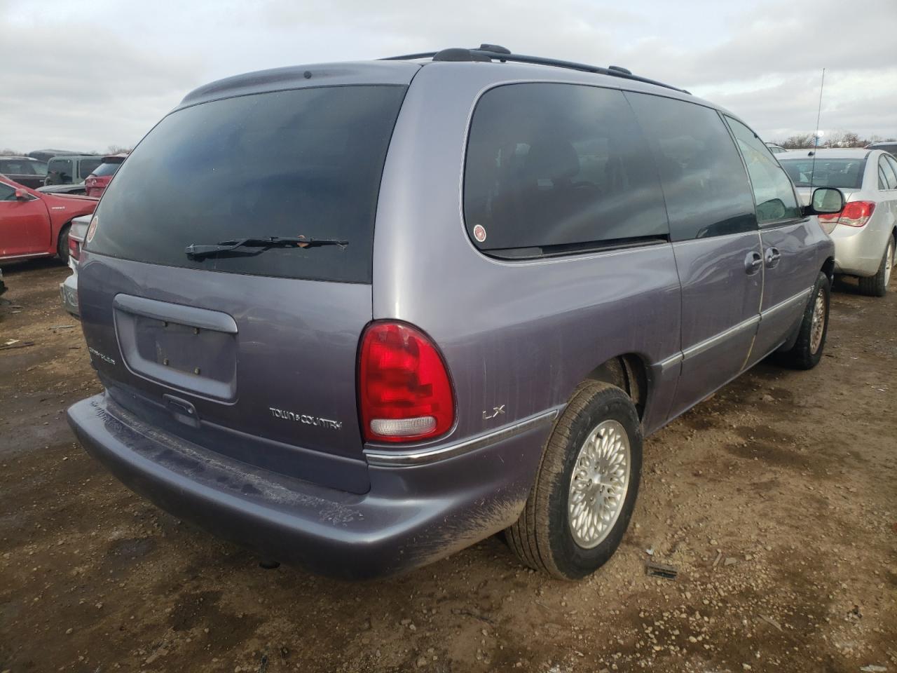 Photo 4 from auction – 1997 CHRYSLER TOWN & COU with VIN 1C4GP54R5VB280056