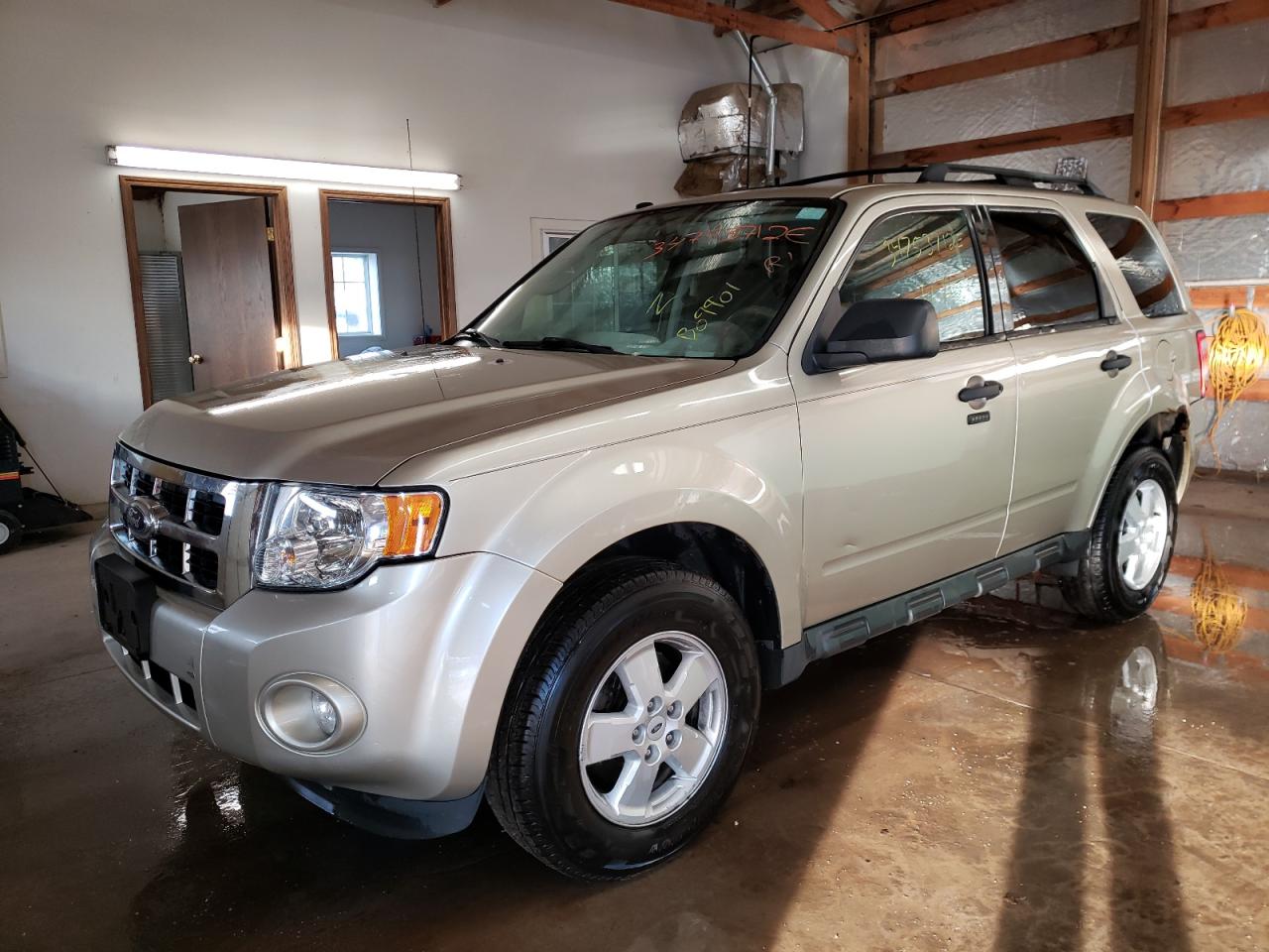 Photo 2 from auction – 2010 FORD ESCAPE XLT with VIN 1FMCU0D78AKB09901