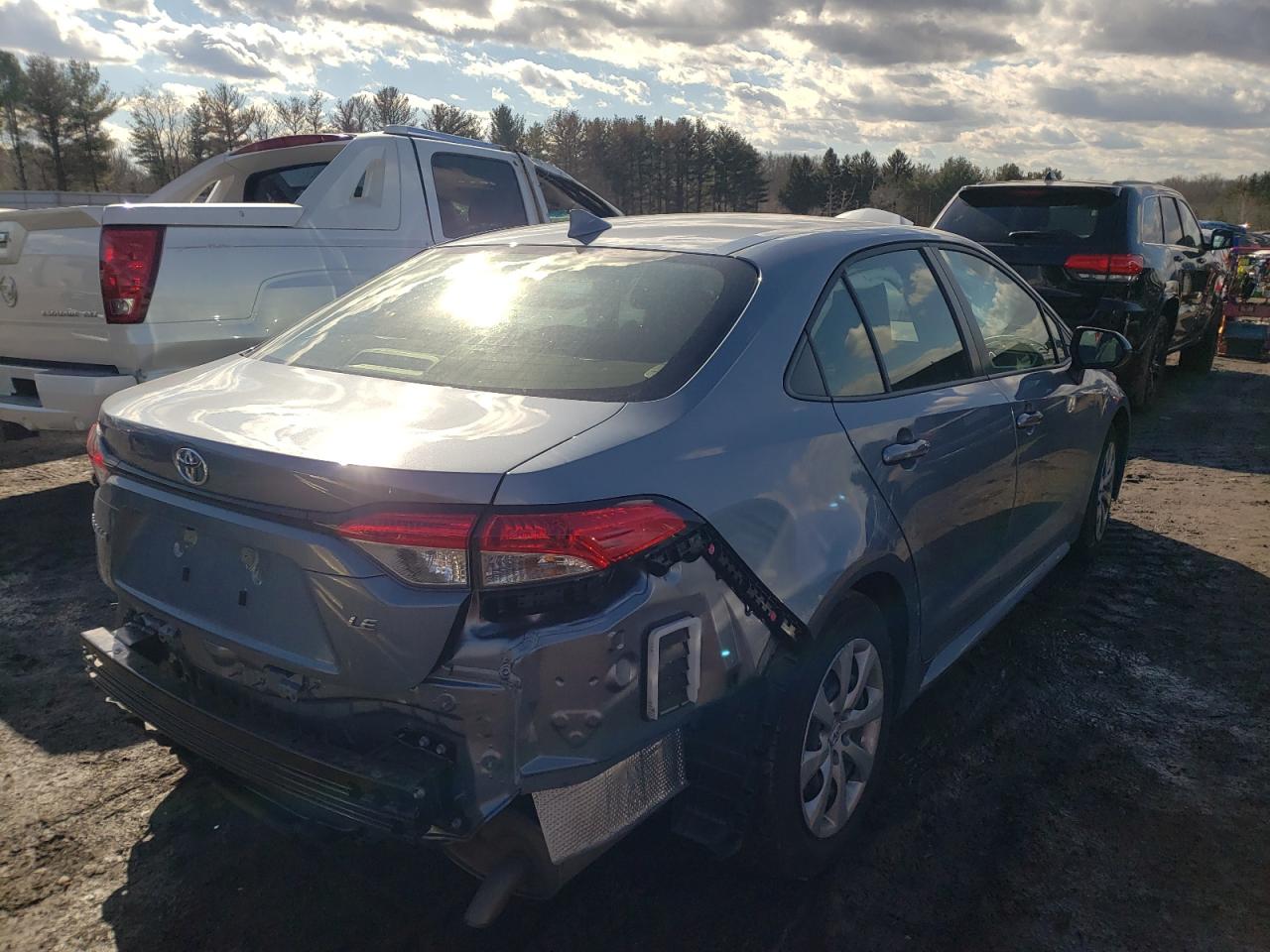 Photo 4 from auction – 2022 TOYOTA COROLLA LE with VIN JTDEPMAE7NJ195003