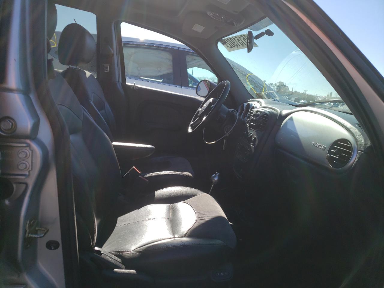 Photo 5 from auction – 2004 CHRYSLER PT CRUISER with VIN 3C8FY68B84T234888