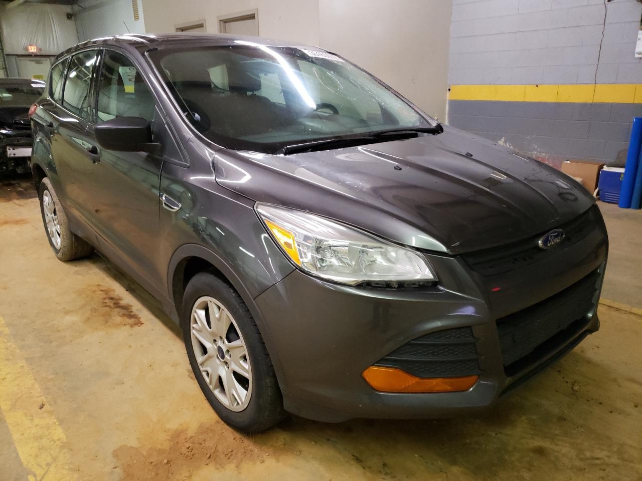 FORD ESCAPE S 2015 с VIN 1FMCU0F72FUB56124 - Фото с аукциона