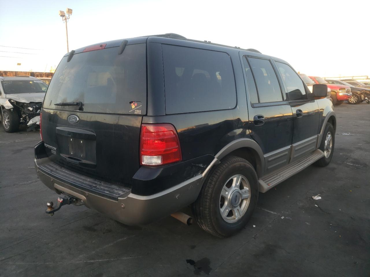 Photo 4 from auction – 2004 FORD EXPEDITION with VIN 1FMFU18L54LA70256