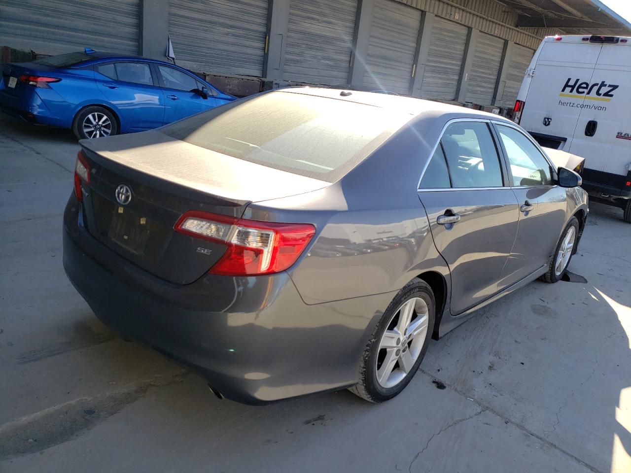 Photo 4 from auction – 2014 TOYOTA CAMRY L with VIN 4T1BF1FK0EU351217